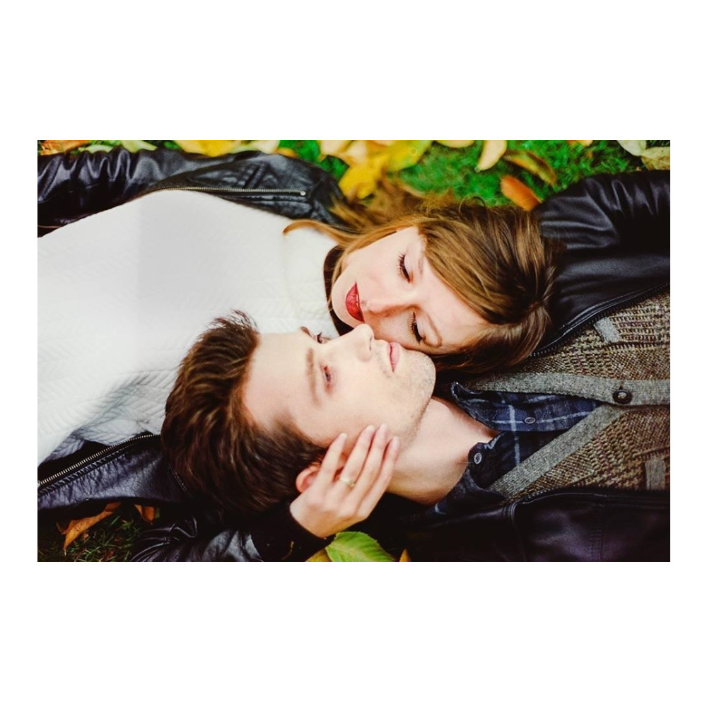 CineStill Film 800135 800 Tungsten High Speed (ISO 800) Color Film, 36 Exposures 135 DX Coded